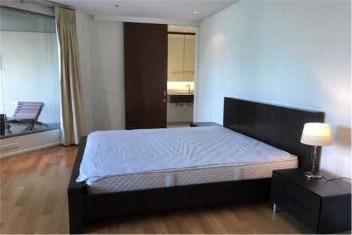 2-Bed Condo for Rent near BTS Asoke