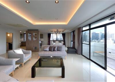 Luxury 3-Bedroom Penthouse near BTS in Thonglo. - 920071058-250
