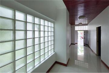 Spacious 5-bed home in sought-after Ekkamai 22 - 920071058-246