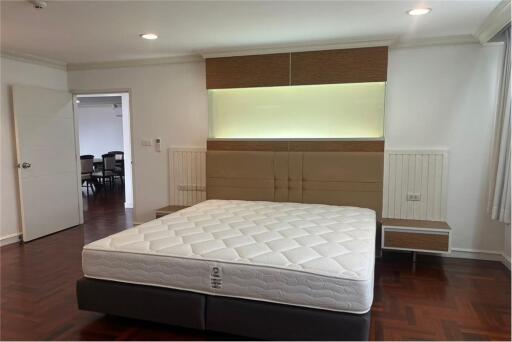 Pet friendly 3BR Condo in Heart of Bangkok"