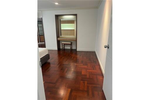 Pet friendly 3BR Condo in Heart of Bangkok"