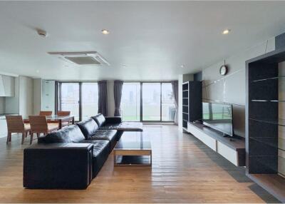 3+1 Bedroom Unit with Balcony; Near Stores - 920071058-244