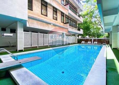 Pet friendly 1 Bed / 1 Bath in Sukhumvit 24 BTS Phrom Phong