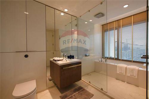 Lumpini Park Penthouse duplex on high floor 2 bedrooms at 185