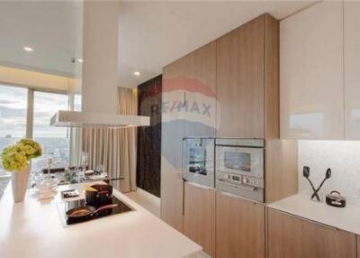 Lumpini Park Penthouse duplex on high floor 2 bedrooms at 185