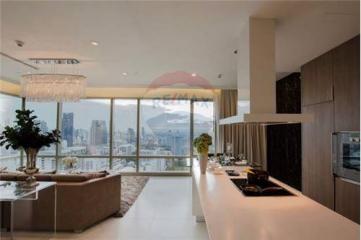 Lumpini Park Penthouse duplex on high floor 2 bedrooms at 185