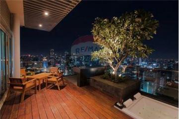 Lumpini Park Penthouse duplex on high floor 2 bedrooms at 185