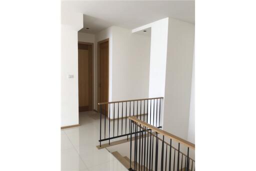 For Rent Duplex 3 Bedrooms on High Floor - The Empire Place - BTS Chong nonsi