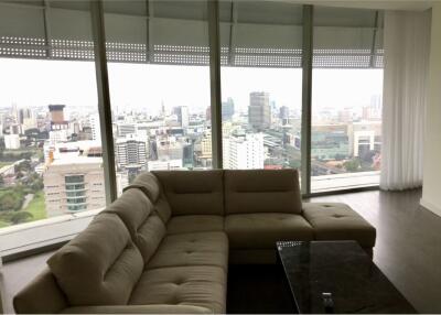 Stunning 2BR/2BA Condo in Bangkok