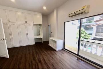 Single House with Home Office, Only 500m BTS Thonglor Station