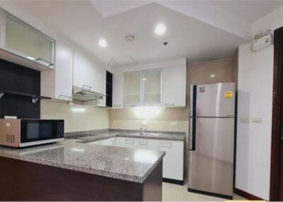 For Rent Pet Friendly 2 Bedrooms in Phrom Phong