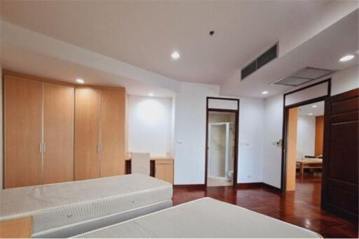 For Rent Pet Friendly 2 Bedrooms in Phrom Phong