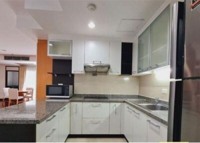 Special Price! Newly Renovated Pet-Friendly 3-Bedroom Apartment for Rent Near BTS Phrompong Station - 920071001-12070