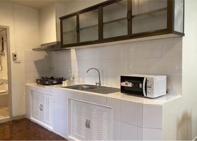 Pet Friendly Apartment For Rent 2 BR in Phromphong