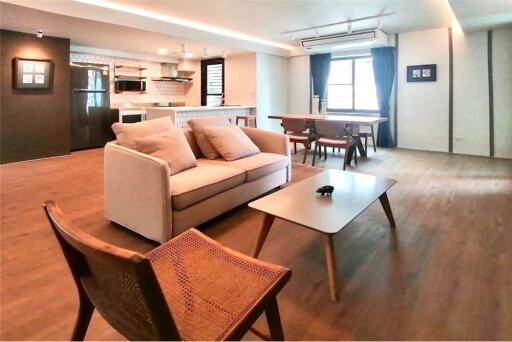 Pet friendly new renovated spacious 2+1 bedrooms in Asoke