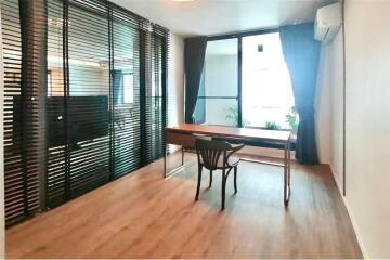 Pet friendly new renovated spacious 2+1 bedrooms in Asoke