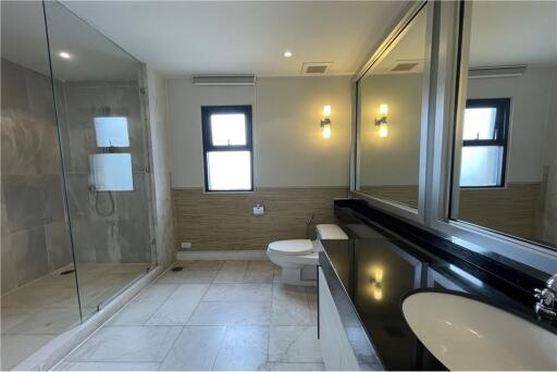 Newly Renovated Unit for rent in Promphong - 920071001-11406