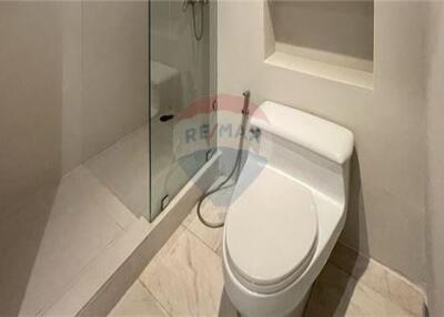 Newly Renovated Unit for rent in Promphong