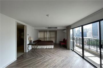 Newly Renovated Unit for rent in Promphong