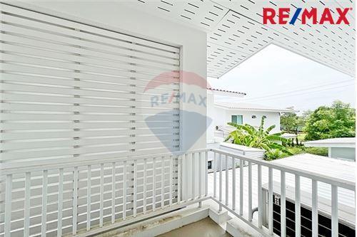 147 Sqm., 4 Beds, 3 Baths Townhouse listed for ฿ 4,850,000.