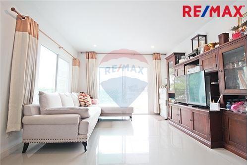 147 Sqm., 4 Beds, 3 Baths Townhouse listed for ฿ 4,850,000.