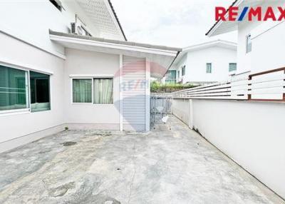 147 Sqm., 4 Beds, 3 Baths Townhouse listed for ฿ 4,850,000.