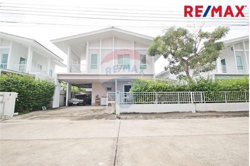 147 Sqm., 4 Beds, 3 Baths Townhouse listed for ฿ 4,850,000.