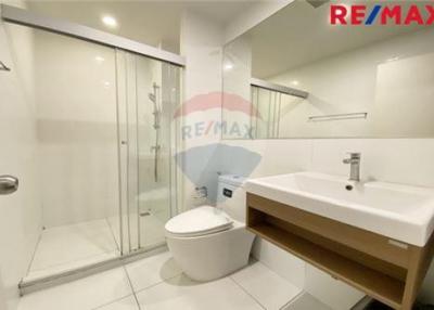 34 Sqm., 1 Bed, 1 Bath Condo listed for ฿ 2,700,000.