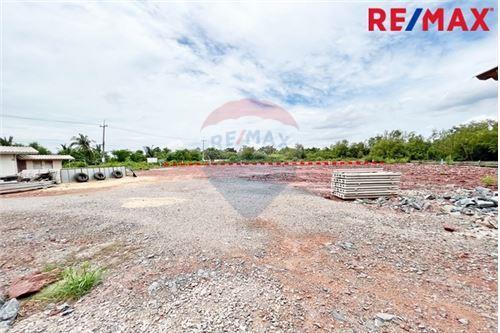 5,262 Sqm. Land listed for ฿ 23,000,000.