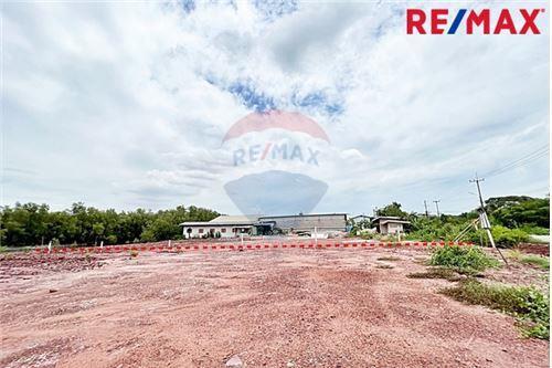 5,262 Sqm. Land listed for ฿ 23,000,000.