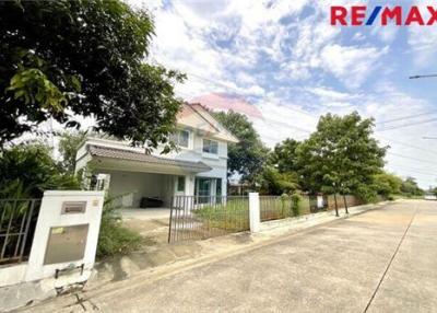 450 Sqm., 3 Beds, 2 Baths Townhouse listed for ฿ 3,990,000.