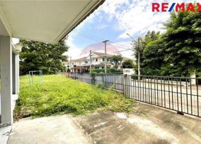 450 Sqm., 3 Beds, 2 Baths Townhouse listed for ฿ 3,990,000.