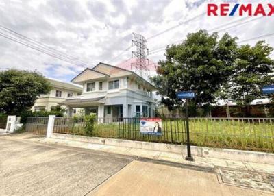 450 Sqm., 3 Beds, 2 Baths Townhouse listed for ฿ 3,990,000.