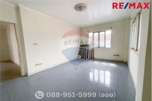 227 Sqm., 3 Beds, 3 Baths Townhouse listed for ฿ 4,990,000.