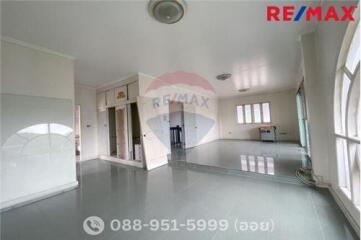 227 Sqm., 3 Beds, 3 Baths Townhouse listed for ฿ 4,990,000.