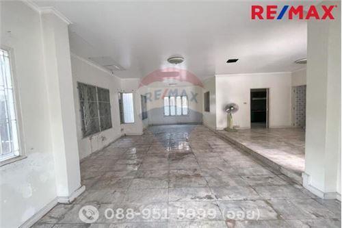 227 Sqm., 3 Beds, 3 Baths Townhouse listed for ฿ 4,990,000.