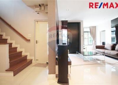 183 Sqm., 4 Beds, 3 Baths Townhouse listed for ฿ 10,500,000.