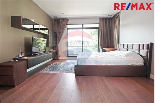 183 Sqm., 4 Beds, 3 Baths House listed for ฿ 10,500,000.