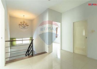 175 Sqm., 5 Beds, 2 Baths Townhouse listed for ฿ 3,500,000.