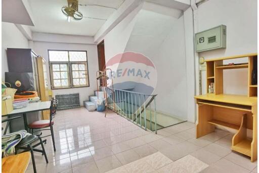 250 Sqm., 3 Beds, 3 Baths Townhouse listed for ฿ 4,900,000.