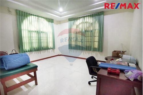 250 Sqm., 4 Beds, 3 Baths House listed for ฿ 15,000,000.