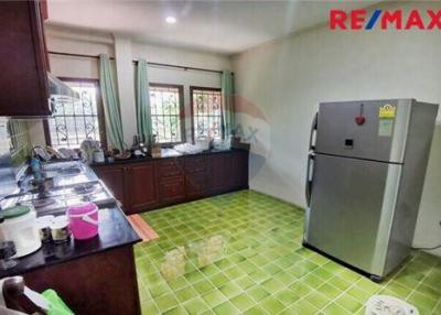 250 Sqm., 4 Beds, 3 Baths Townhouse listed for ฿ 15,000,000.