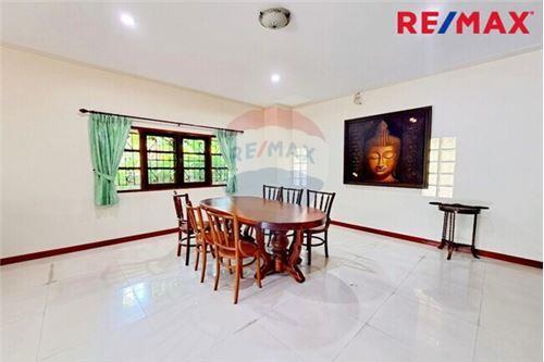 250 Sqm., 4 Beds, 3 Baths House listed for ฿ 15,000,000.