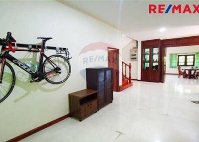 250 Sqm., 4 Beds, 3 Baths Townhouse listed for ฿ 15,000,000.