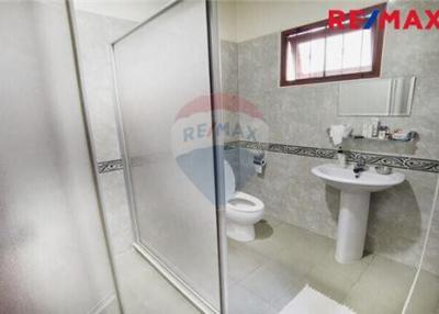 250 Sqm., 4 Beds, 3 Baths Townhouse listed for ฿ 15,000,000.