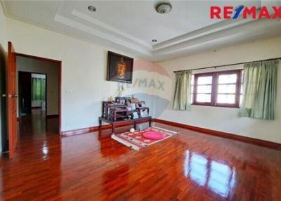 250 Sqm., 4 Beds, 3 Baths Townhouse listed for ฿ 15,000,000.