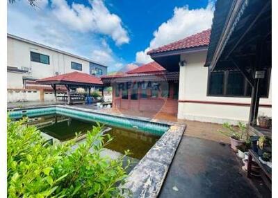 Excellent Investment Opportunity at a Very Good Price!  Thai House Style in Prime area of Bophut, Koh Samui - Renovation Potential! - 920121001-1721