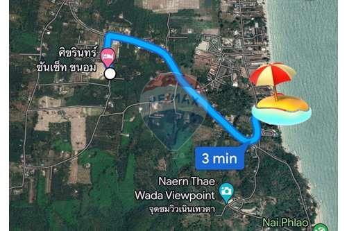 400 Sqm. Land listed for ฿ 1,200,000.