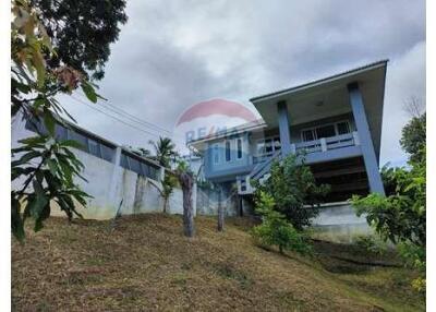 787 Sqm., 3 Beds Townhouse listed for ฿ 12,000,000.