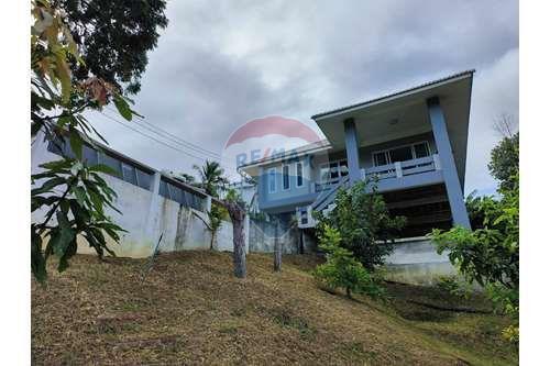 787 Sqm., 3 Beds Townhouse listed for ฿ 12,000,000.